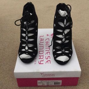 Black lace up heels size 7.5